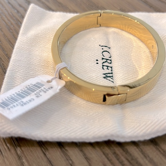 J Crew Gold Bangle Bracelet - Picture 3 of 4